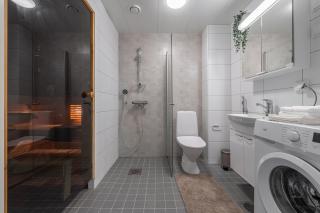Modern Downtown 2BR Apartment & Sauna - 7