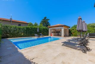 Zely Apartments with Outdoor Pool - 6