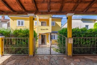 Zely Apartments with Outdoor Pool - 1