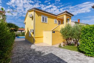 Zely Apartments with Outdoor Pool - 2