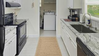 NEW Luxe Private Condo Steps 2 Beach and Sunsets Park 2 Cars Private Quiet UNIT A - 6