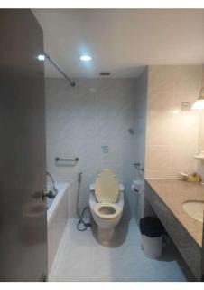 Omni Tower Serviced Apartments Nana Bangkok - 4