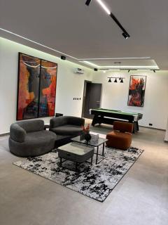 Reign Residence - 1