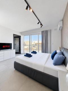 Prestigious & Modern SeaView Penthouse with Private Jacuzzi - 7