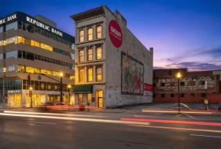 The Winston on Market Downtown Louisville Loft - 8