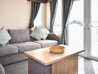 Tamarisk Way 66 - Ukc9394 - 3