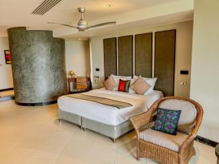 Kata Grand Horizon 210 sqm Luxury 2BR Apartment - 2