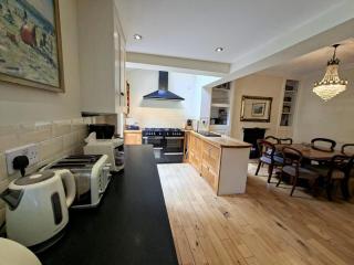 Primrose House - Large Victorian Townhouse - 1