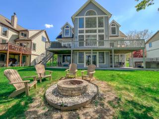 Amazing Central Location Lakefront Hot tubdock - 0