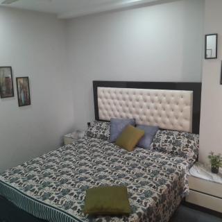 Flat 2 bed bahria town phase 8 near to bahria hospital - 4