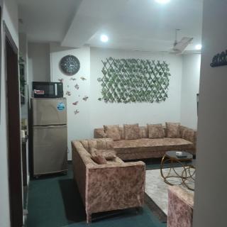 Flat 2 bed bahria town phase 8 near to bahria hospital - 1