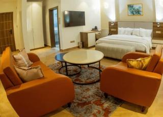 CARITAS HOTEL AND suite - 4