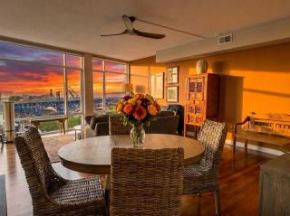 Lakeview Condo Balcony Parking Gym unit 1017 - 9