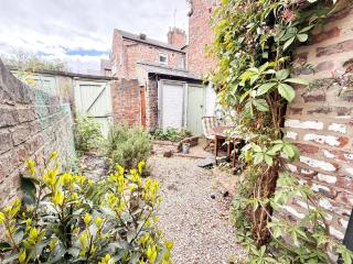 Characterful Victorian Terrace with Parking 10 min walk to the city - 7