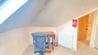 Luxury 2 bed Bournemouth Walk to Beach Poole King bed - 4