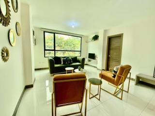 Lovely 2BD City Condo with parking - 2