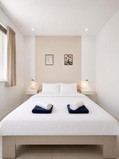 Spinola Bay 2 BR Apartment w Jacuzzi & Sea View - 6