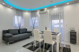 Villa White Pool Apartmens - 6
