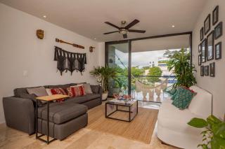 2B Bohemian Condo Great Location, Rooftop Gym - 0
