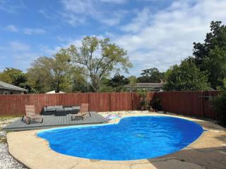 A Poolside Paradise - 9