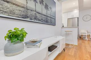 Sleeps 4 - 2 bed 2 bath - Restful Suburban Stay - 4