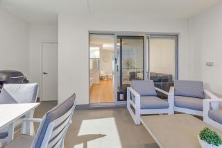Sleeps 4 - 2 bed 2 bath - Restful Suburban Stay - 3