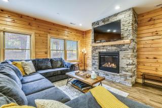 Modern Cabin with Hot Tub and Outdoor Fireplace - 6
