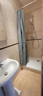 Calme et cour privée, apt près de la médiathèque - 3