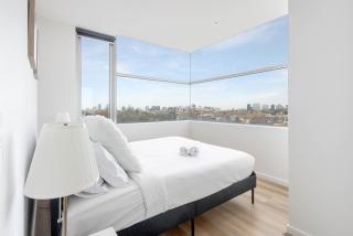 South Yarra Retreat, Morning Hot Air Balloon Views - 9
