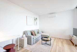 South Yarra Retreat, Morning Hot Air Balloon Views - 7