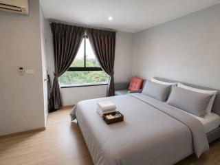 Zcape 1 Condo Cherngtalay Thalang Gym pool Wifi Netflix Walk to All - 6