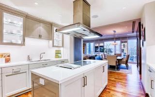 Two Bedroom Corner Residence with Panoramic Views - 2