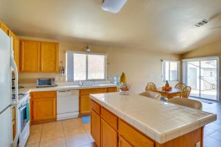Nurse-Friendly Henderson Home Near Hospitals - 4