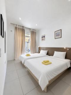 St Julian's 2Br Terrace Suite with Private Jacuzzi - 3