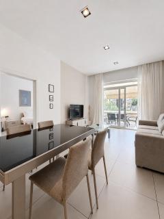 St Julian's 2Br Terrace Suite with Private Jacuzzi - 2