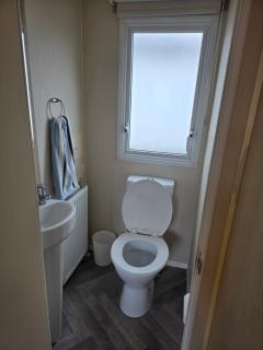 Beachside caravan retreat - at New Beach, Dymchurch - 3