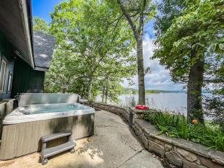 Luxury Expansive Lakefront Newly Renovated - 5