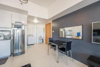 StayHere Icon Plaza BGC Studio City View - 8