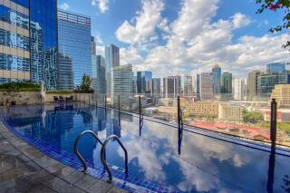 StayHere Icon Plaza BGC Studio City View - 2