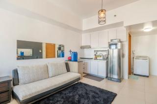 StayHere Icon Plaza BGC Studio City View - 1