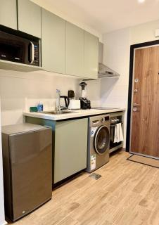 Harmonia Studio Unit Pool nearby Shopping Mall - 1
