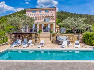 Villa over the hiltop - 9