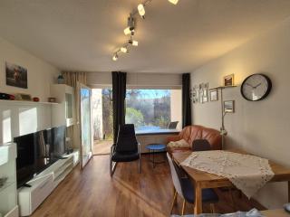 Ferienwohnung NaturBlick am Rothaarsteig mit Terrasse & gratis PKW Parkplatz & Highspeed Internet Flatrate & XXL Boxspringbett in Brilon 10 Minuten bis Willingen Ideal für Touristen und Geschäftsleute mit MWSt-Rechnung - 4