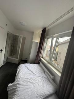 Main Crown Hotel - 4