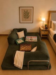 Chic & Cozy Studio with Balcony by Venice Canal BGC - 9