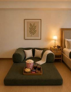 Chic & Cozy Studio with Balcony by Venice Canal BGC - 2