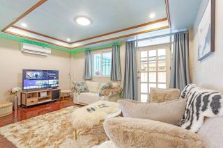 Large House in the middle of Sukhumvit 22 for family - 2