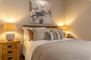 Cosy City Centre Flat - Summer Retreat - Sleeps 2 - 2