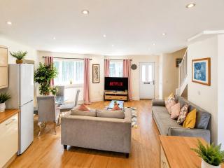Stylish Leamington Spa Home, Free Parking, Netflix, Disney, Superfast WiFi - 9