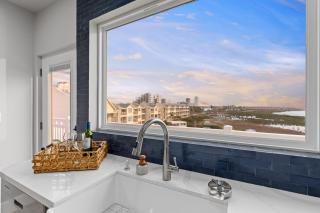 Pelican Trio 3 Coastal Suites for Large Groups - 5